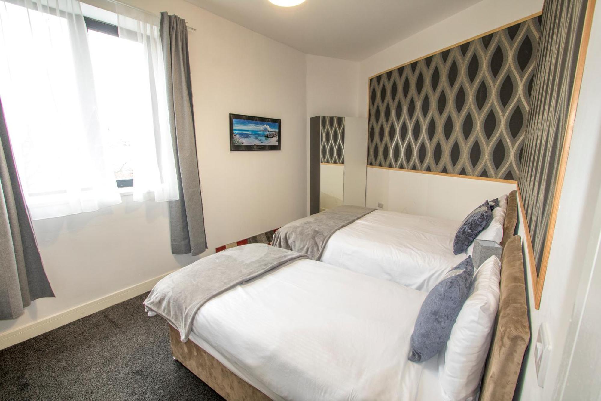 Ideal For Groups - Modern 2 Bedroom Apartment - Free Parking, Transit Links, Close To Stadiums Manchester Ngoại thất bức ảnh